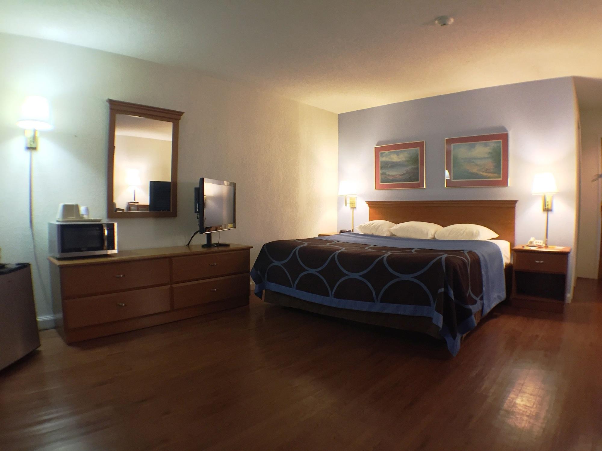 ซูเปอร์ 8 บาย วินด์แฮม เวบส์เตอร์/โรเชสเตอร์ Hotel Webster ภายนอก รูปภาพ