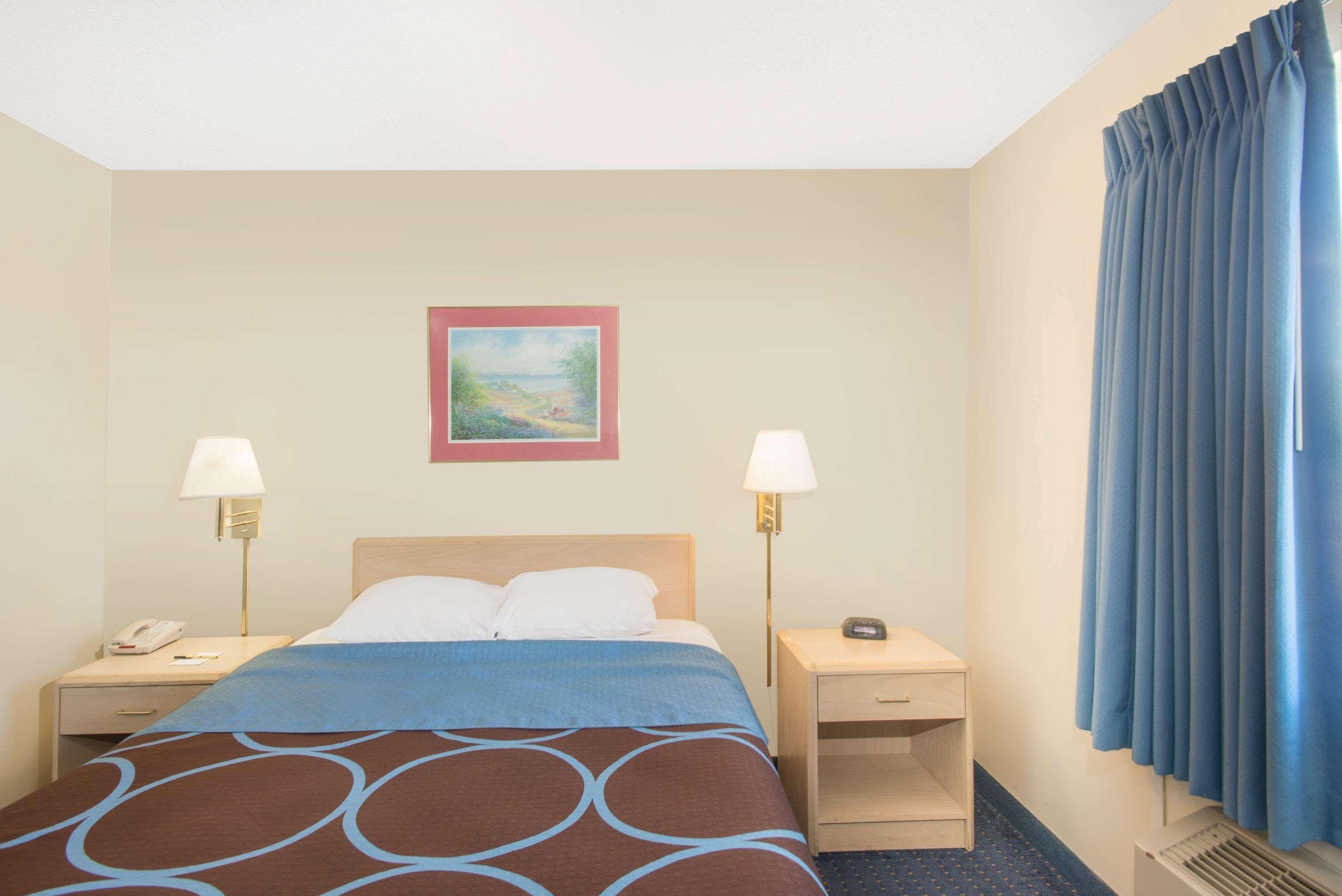 ซูเปอร์ 8 บาย วินด์แฮม เวบส์เตอร์/โรเชสเตอร์ Hotel Webster ภายนอก รูปภาพ